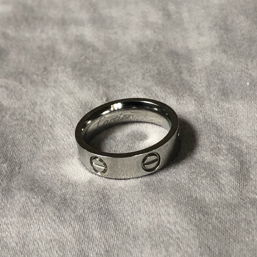 Ring - Picture 3 of 5